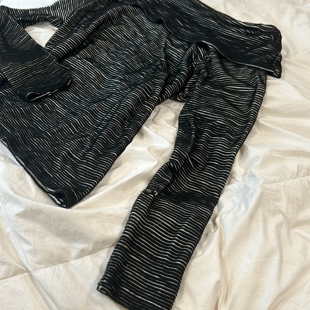 Dolan Left Coast Collection Striped Off the‎ Shoulder Sweater Size Small - Picture 4 of 10